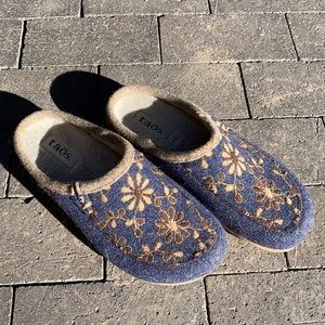 Taos clogs